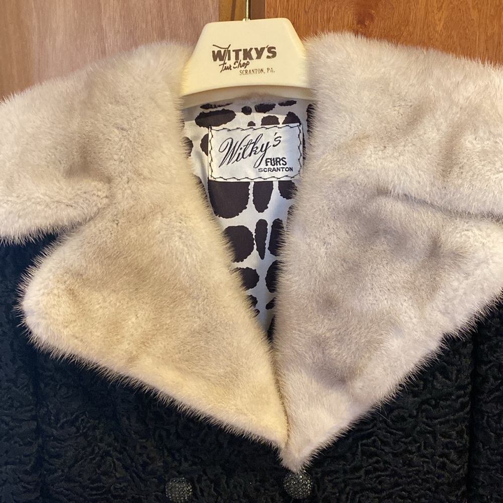 Vintage mint condition fur collar coat